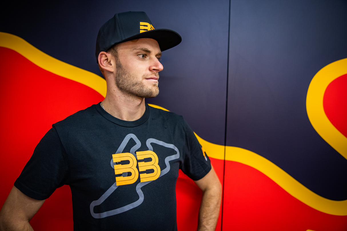 100% BB33 Track T-Shirt in Black, Medium - Designed for Comfort and Style