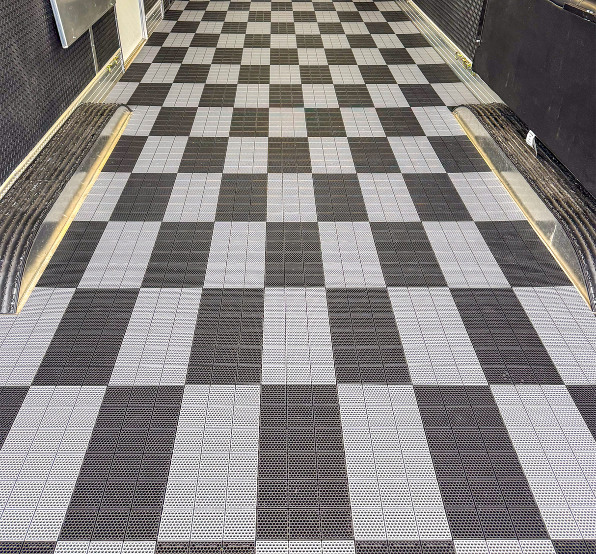 CALIBER ProTech Flooring - Smooth - Light Gray - 8 Piece 13610-10