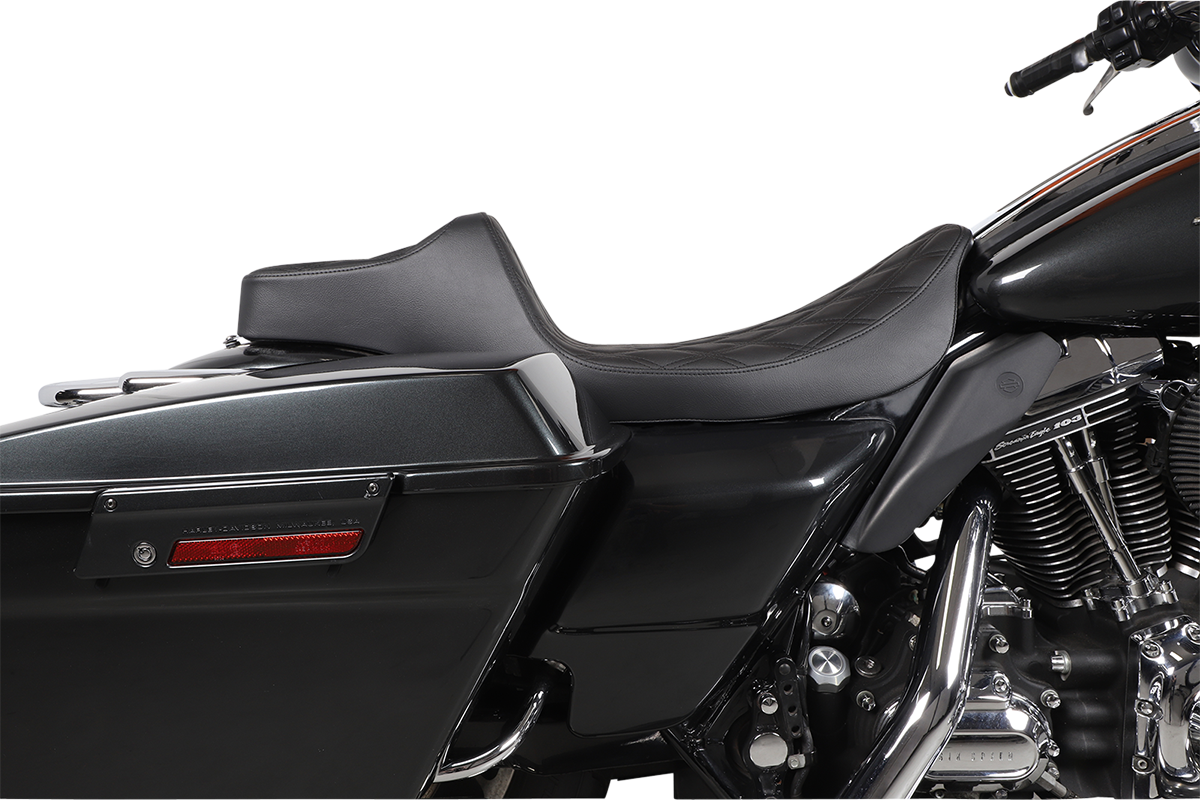 Drag Specialties Seats Extended Reach Predator III Seat for Harley FL '99-'07 with 6.5-Inch Driver Support, Black Stitching