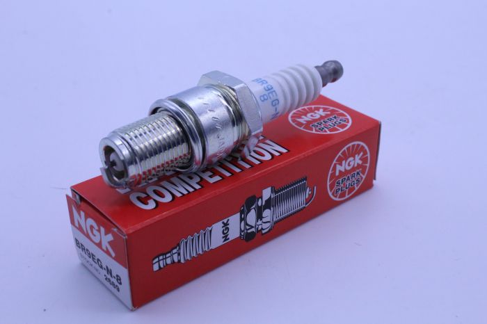 NGK 2689 BR9EG-N-8 RACING PLUG (STRENGTHENED GROUND ELECTRODE)